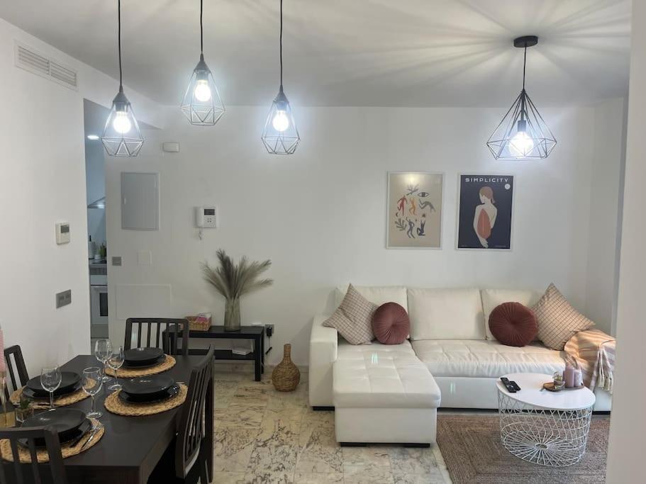 Love Rent4 Malaga Lyli توريمولينوس المظهر الخارجي الصورة